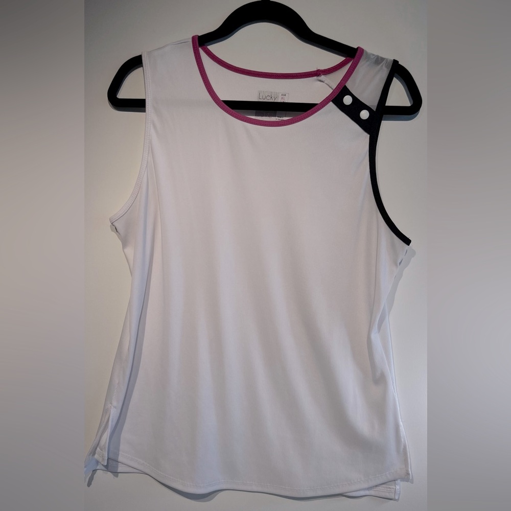 Lucky in Love. City Graffiti Collection. Cold Shoulder Tank. White. XL(16)
